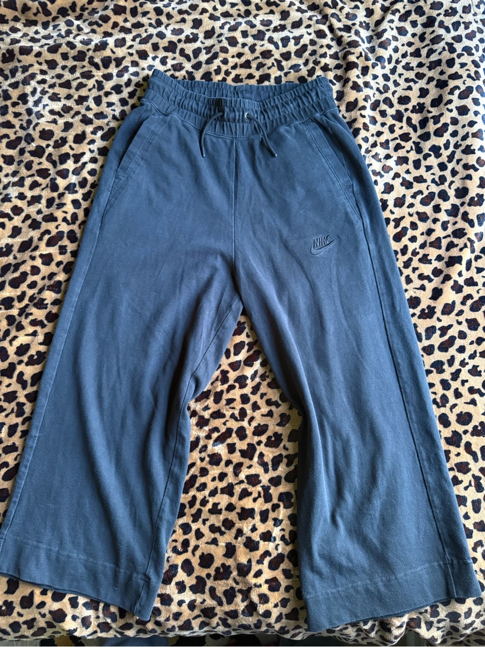 Nike Women’s Capri Sweatpants